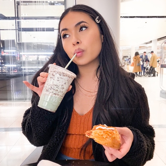 Meet your Posher, Julie - Picture 2 of 8